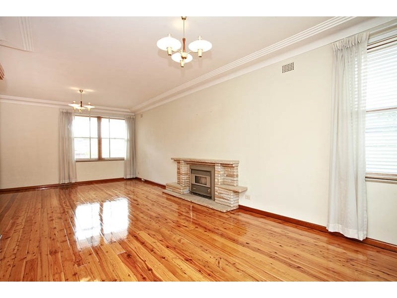 5 Rodney Crescent, Beverly Hills NSW 2209