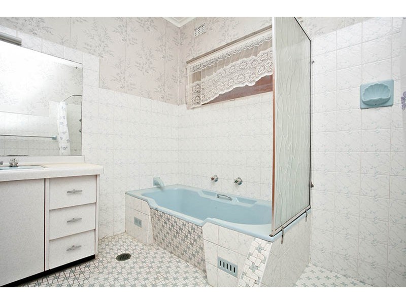 5 Rodney Crescent, Beverly Hills NSW 2209