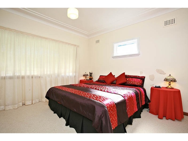 38 Rosebank Avenue, Kingsgrove NSW 2208