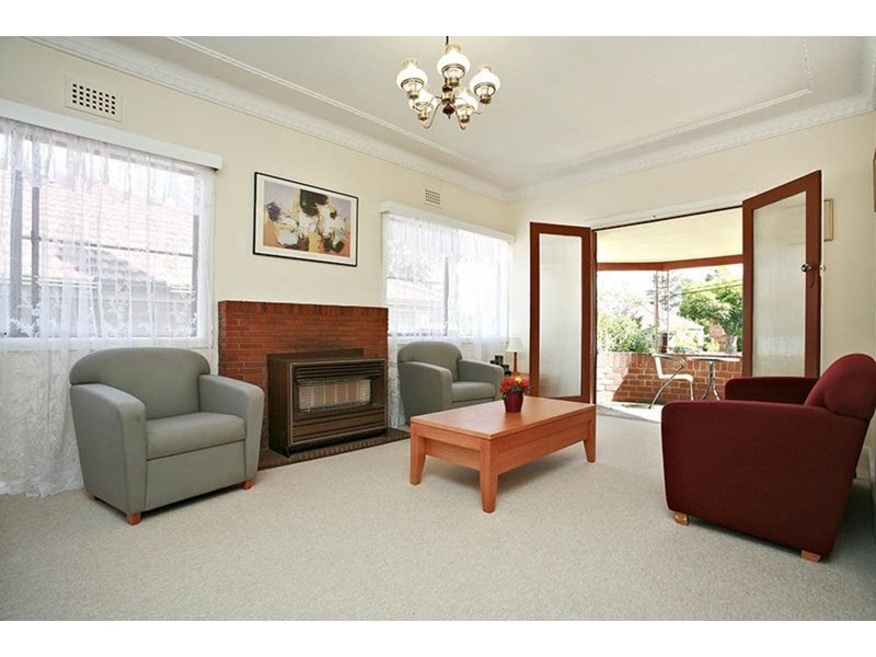 38 Rosebank Avenue, Kingsgrove NSW 2208