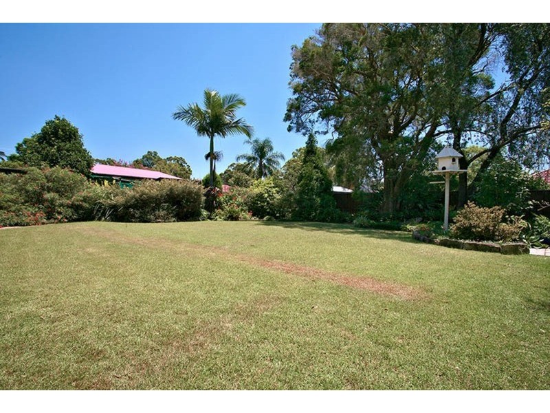 10 Caloola Crescent, Beverly Hills NSW 2209