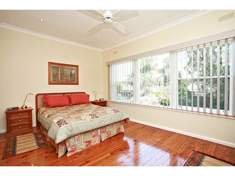 10 Caloola Crescent, Beverly Hills NSW 2209