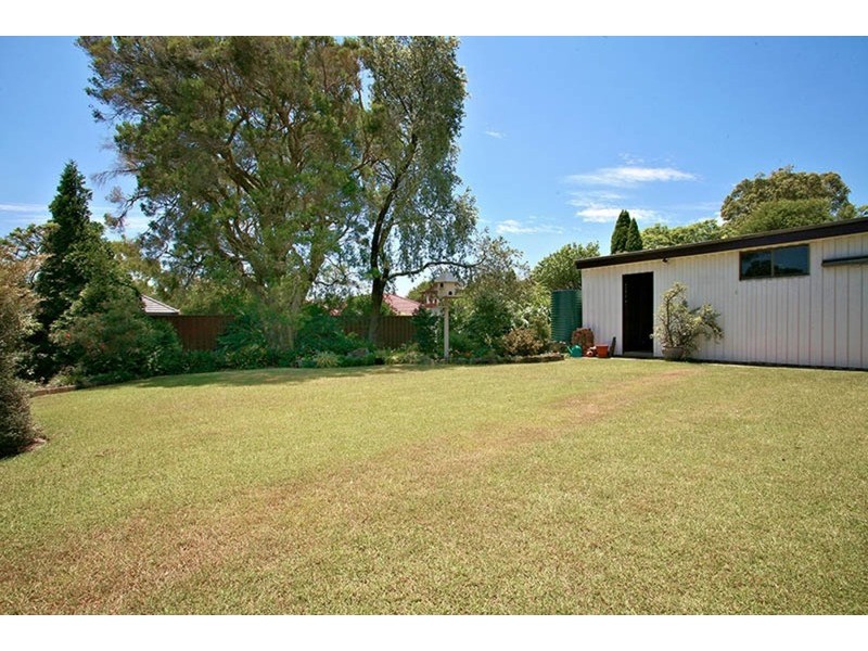 10 Caloola Crescent, Beverly Hills NSW 2209