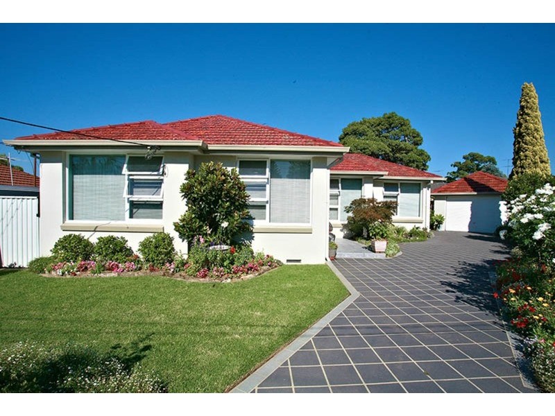 7 Carol Crescent, Roselands NSW 2196