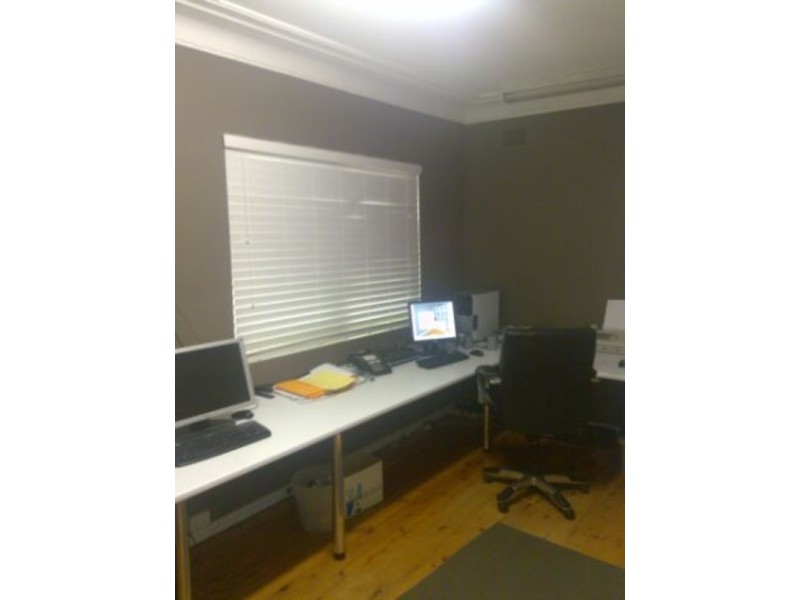 first floor/72A Wolger Street, Como NSW 2226