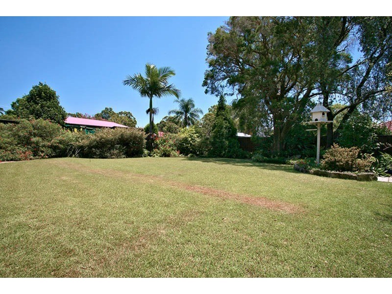10 Caloola Crescent, Beverly Hills NSW 2209