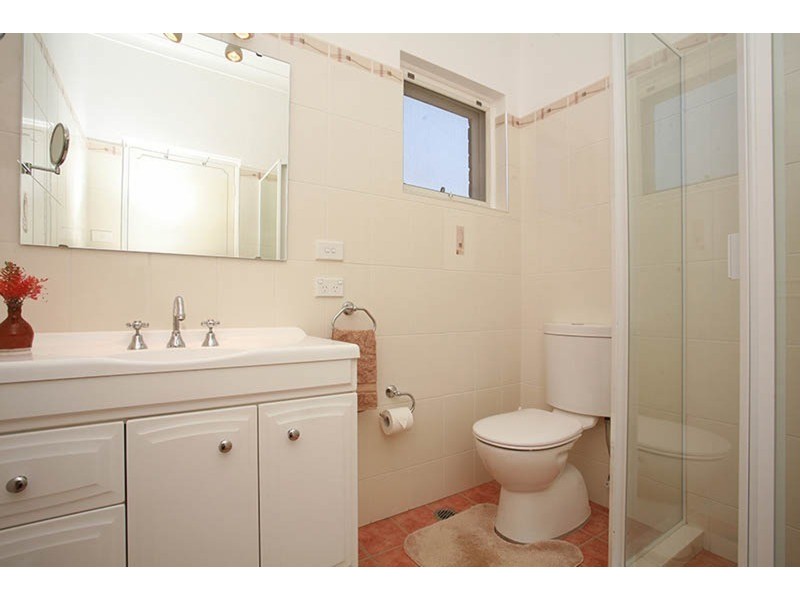 10 Caloola Crescent, Beverly Hills NSW 2209