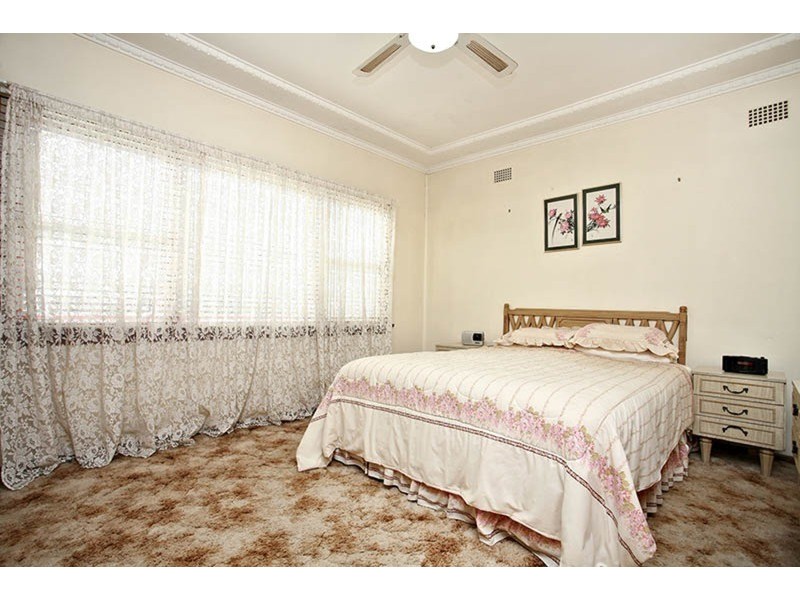 16 Grove Avenue, Narwee NSW 2209