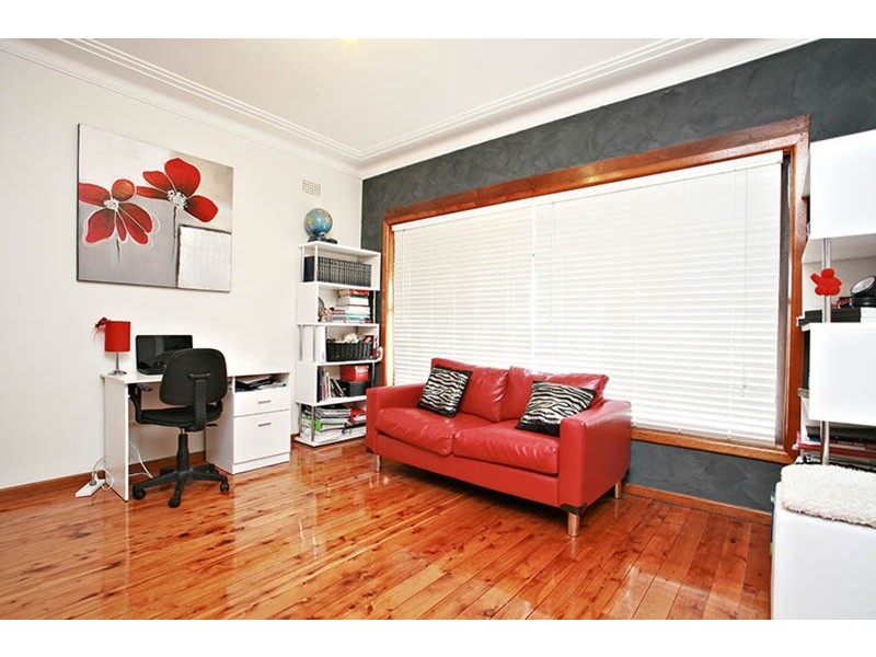 26 Shirley Avenue, Roselands NSW 2196