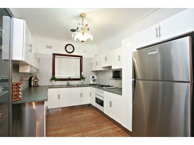 26 Shirley Avenue, Roselands NSW 2196