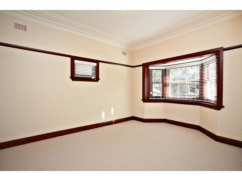 10 Elouera Street, Beverly Hills NSW 2209