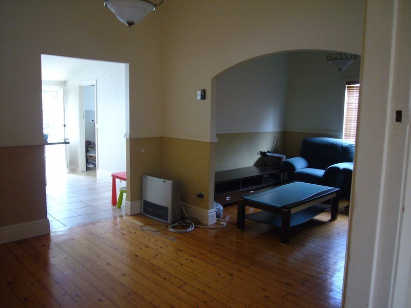 54 Canarys Road, Roselands NSW 2196