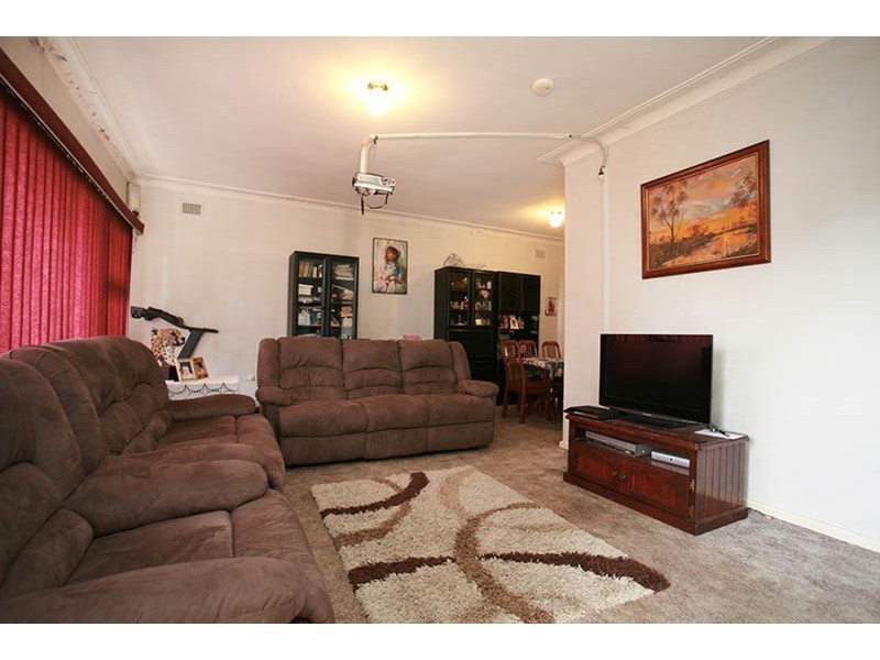 48 Shirley Avenue, Roselands NSW 2196