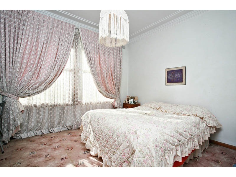 17 Wiggins Avenue, Beverly Hills NSW 2209