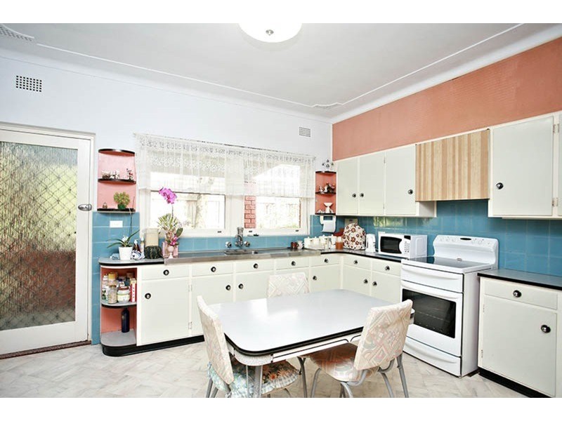 17 Wiggins Avenue, Beverly Hills NSW 2209