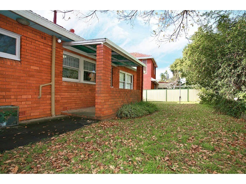 17 Wiggins Avenue, Beverly Hills NSW 2209