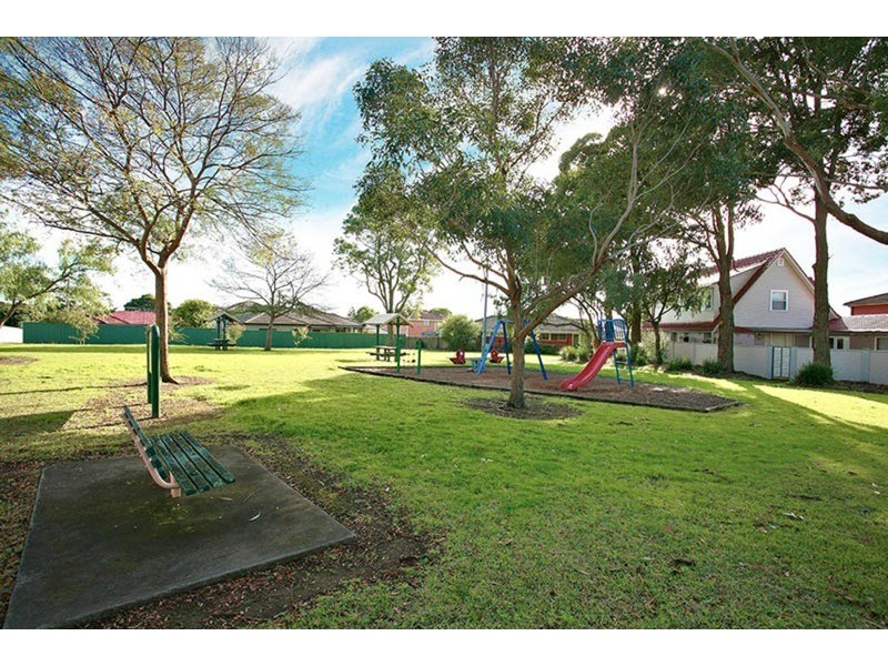 17 Wiggins Avenue, Beverly Hills NSW 2209