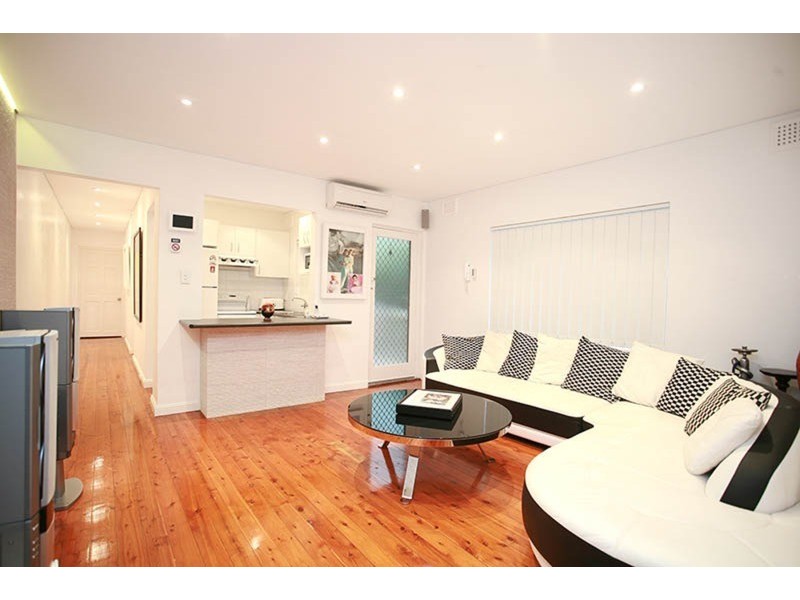 1/12 Nicoll Street, Roselands NSW 2196