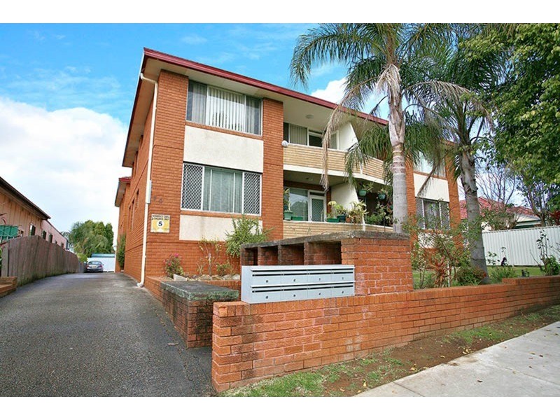 2/30 Phillip Street, Roselands NSW 2196