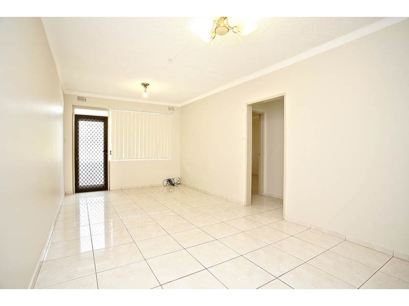 2/30 Phillip Street, Roselands NSW 2196