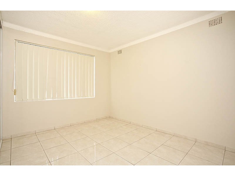 2/30 Phillip Street, Roselands NSW 2196