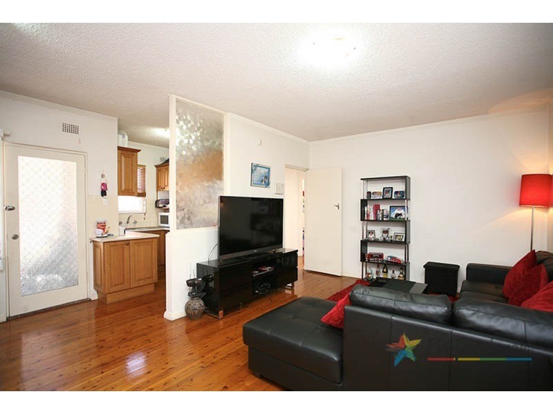 4/13 Phillip Street, Roselands NSW 2196