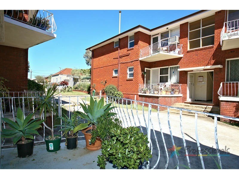 4/13 Phillip Street, Roselands NSW 2196