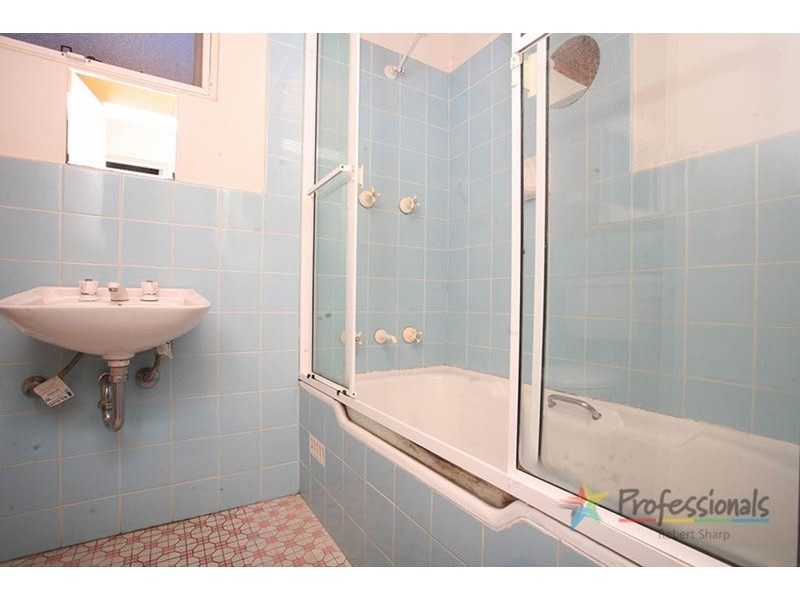 4/13 Phillip Street, Roselands NSW 2196