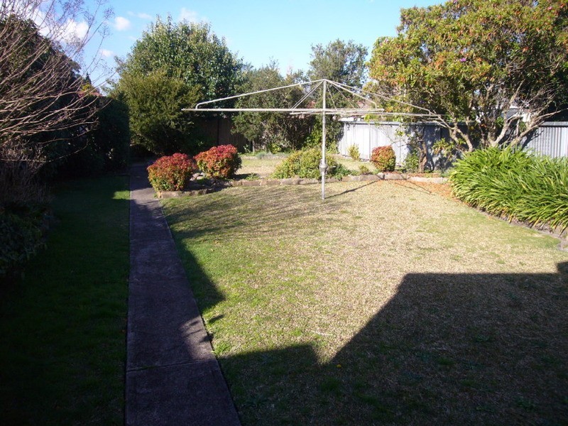 38 Lee Avenue, Beverly Hills NSW 2209