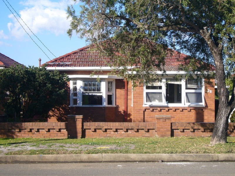 38 Lee Avenue, Beverly Hills NSW 2209