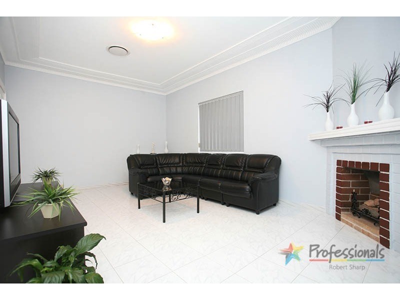 284 Gloucester Road, Beverly Hills NSW 2209