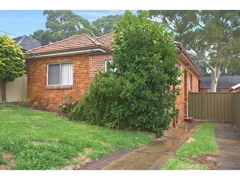 6 Beggs Street, Roselands NSW 2196