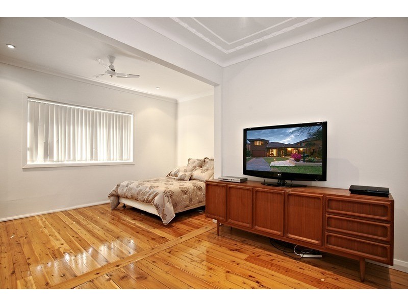37 Homedale  Crescent, Connells Point NSW 2221