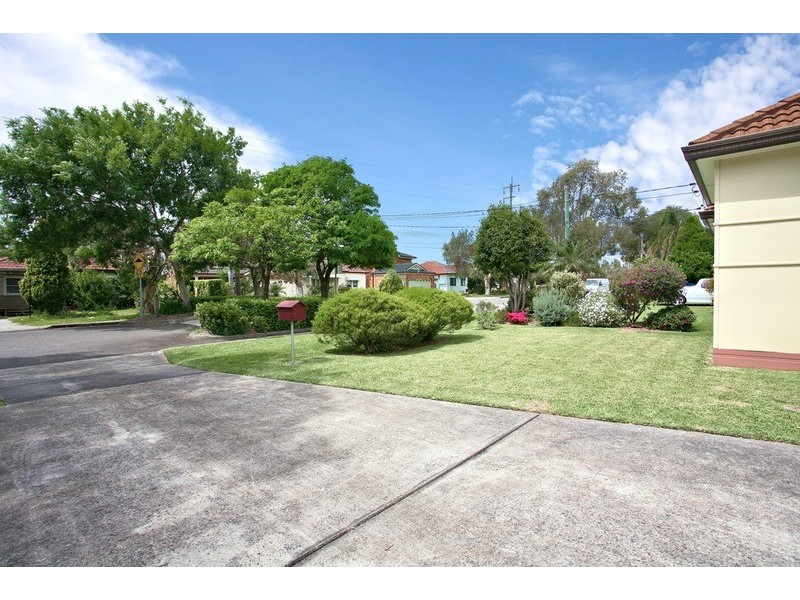 239 Gloucester Road, Beverly Hills NSW 2209