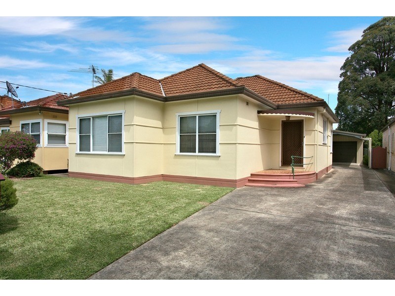 239 Gloucester Road, Beverly Hills NSW 2209