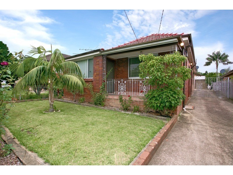 4 Mabel Street, Kingsgrove NSW 2208