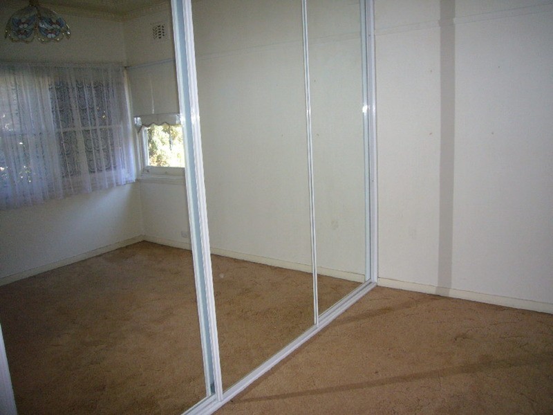 17 Penshurst Road, Roselands NSW 2196