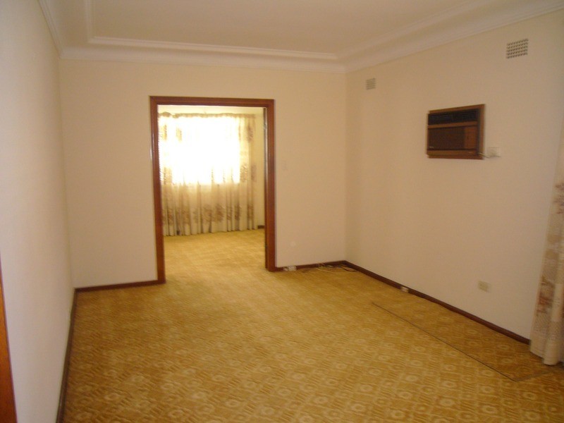 19 Frederick  Avenue, Beverly Hills NSW 2209