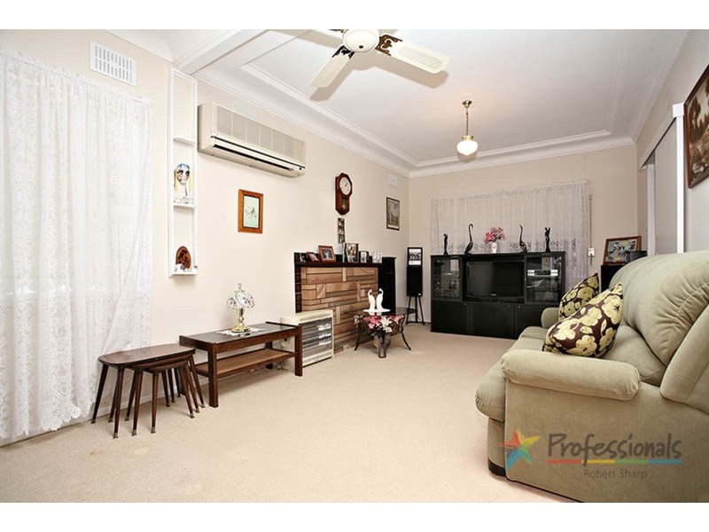 39 Allambee  Crescent, Beverly Hills NSW 2209