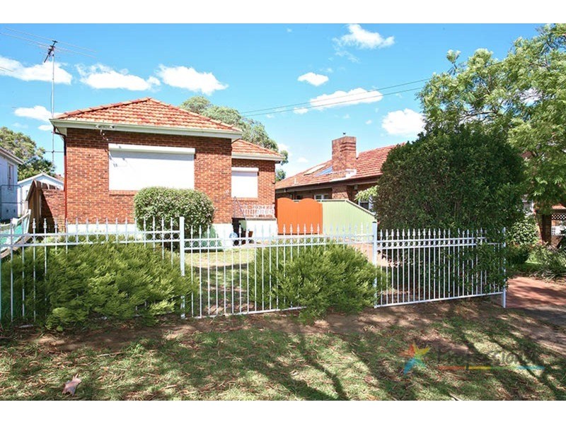 39 Allambee  Crescent, Beverly Hills NSW 2209