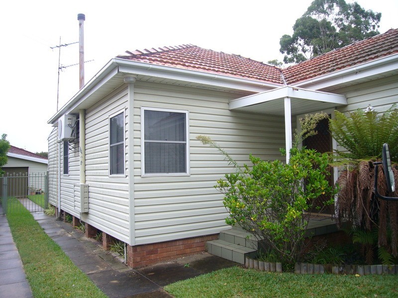 16 Rogers Street, Roselands NSW 2196