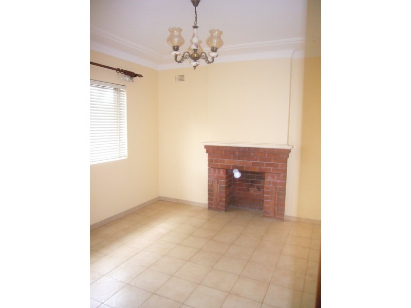 33 Flora Street, Roselands NSW 2196