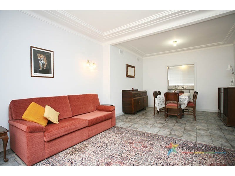 239 Gloucester Road, Beverly Hills NSW 2209