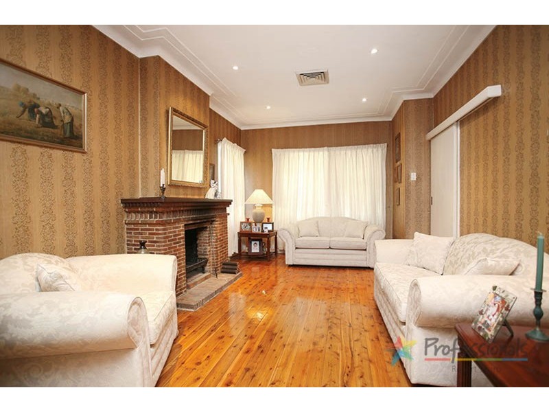 57 Tallawalla Street, Beverly Hills NSW 2209