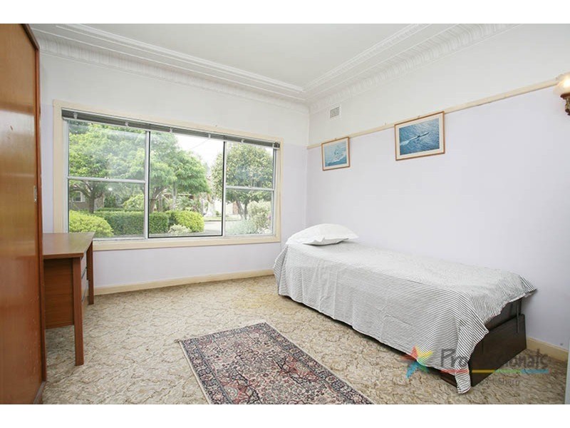 239 Gloucester Road, Beverly Hills NSW 2209