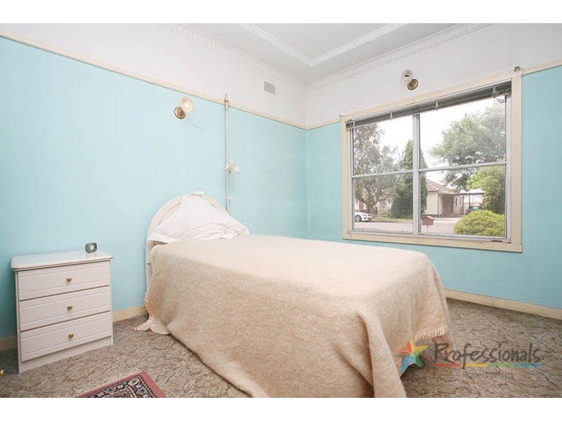 239 Gloucester Road, Beverly Hills NSW 2209