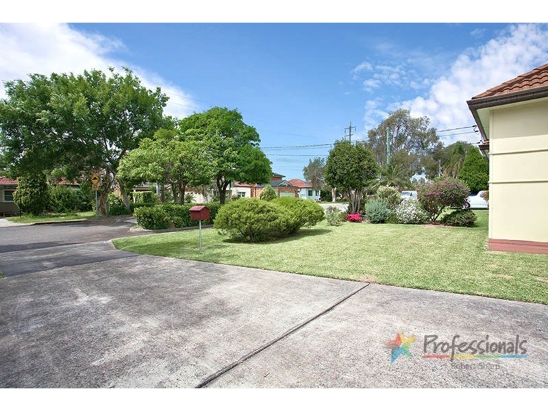 239 Gloucester Road, Beverly Hills NSW 2209