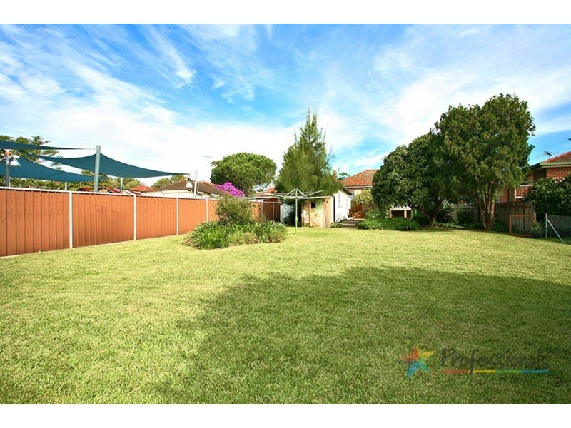 28 Lillian  Road, Riverwood NSW 2210