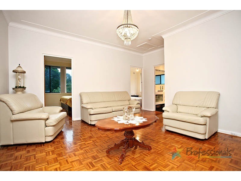 20 Gregory Crescent, Beverly Hills NSW 2209