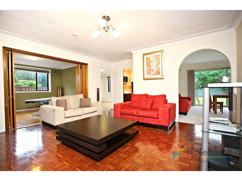 20 Gregory Crescent, Beverly Hills NSW 2209